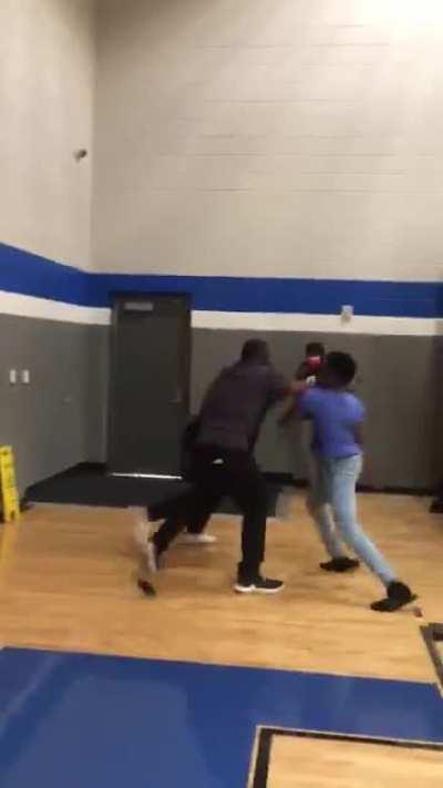 Security guard did more damage😭