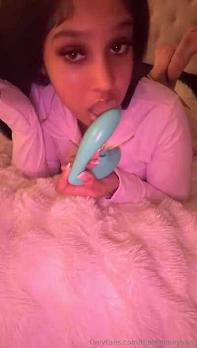 Mayya can suck some good wood