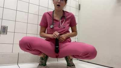 Just squirting on my lunch break! Join OnlyFans,com/LillyVig for $5 or fansly.com/LillyVig for $4.50 to chat with & see more of me