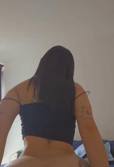 Can you lay down on the floor so I can take a seat on your face?