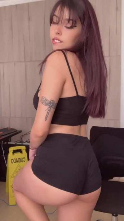 Who wants a Brazilian redhead fuckdoll girlfriend?
