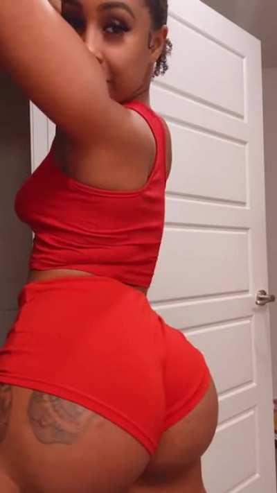 That booty look brand new it wasnt that big b4