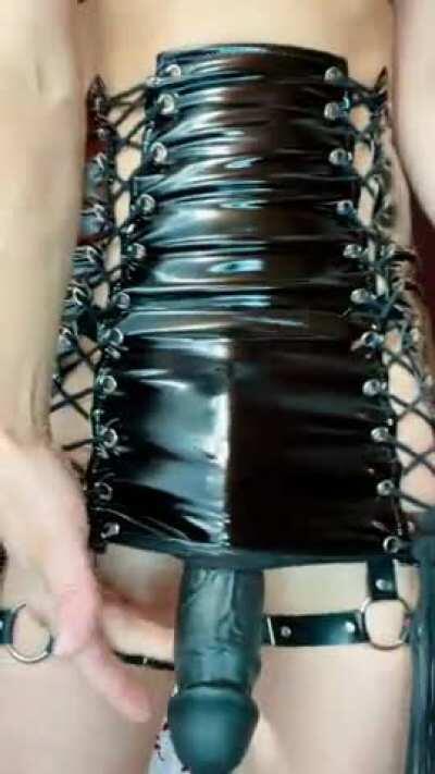 Big dick problems. Mommy wore her big one today... time to give you what you need! [F]