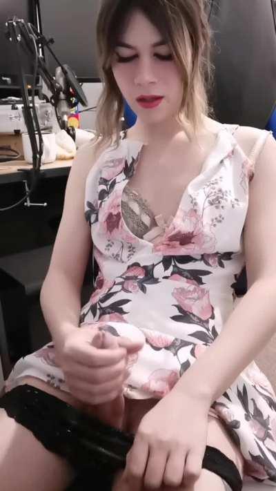 Doesn't it just feel so good? >.<