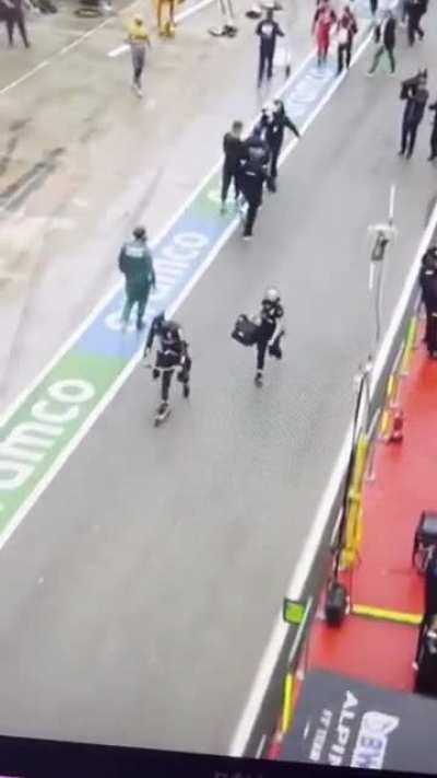 Not my idol 😤😡 Hope her assistant can afford a scooter soon.