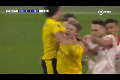 Presenting a low-effort meme. Did anyone actually notice this in the highlights, though?