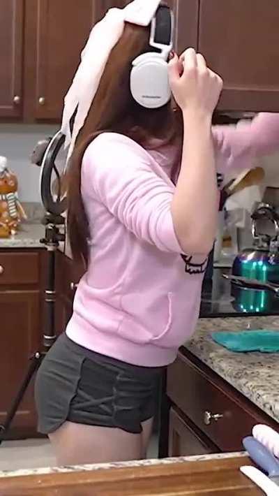 Le encanta enseñar el culito para que nos la jalemos 💦💦💦🥵