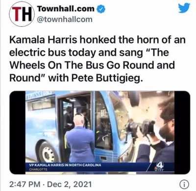 I present to you, the VP of the US 🤦🏻‍♀️