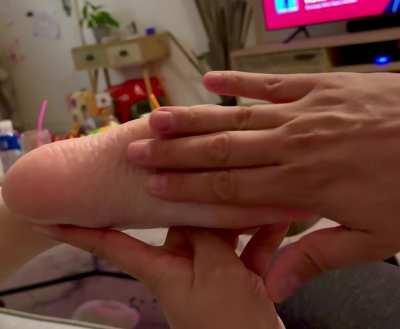 His dick knows it will pay off for him later 🦶🏻🍆🔥