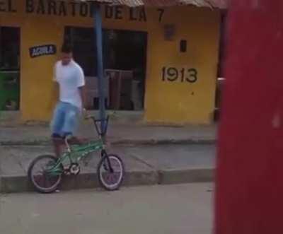 Guy over engineered his bicycle to fuck thieves.