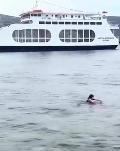 Zero hesitation, she knew what she had to do.