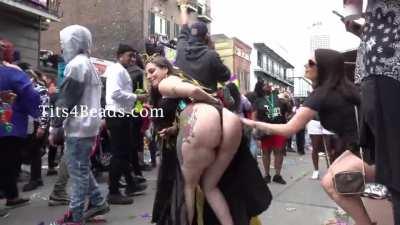 Huge White Booty at Mardi Gras 🍑