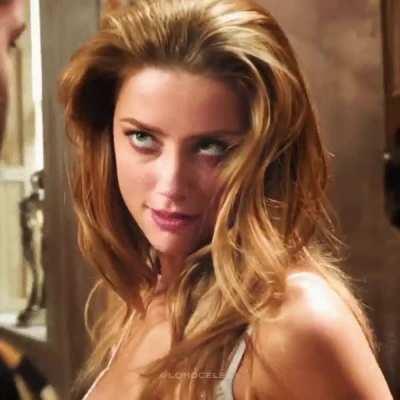 Amber Heard is deliciously hot 🥵