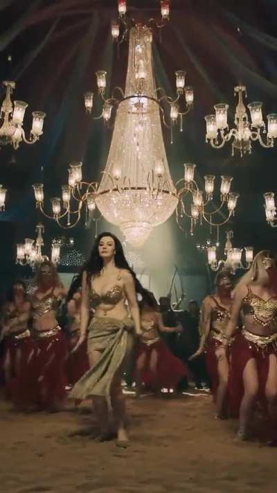 Giorgia as sexy Jasmine