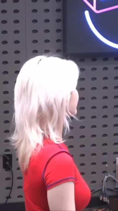 Somi's big heart ❤️