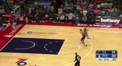 [Highlight] Charlie Brown Jr. finishes the and-one for his first basket as a Sixer!