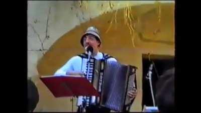 Man yodels at insane speeds while simultaneously smoking a cigarette