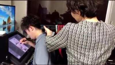 Wtf 😳 Isyama drawing chapter live 😂😂