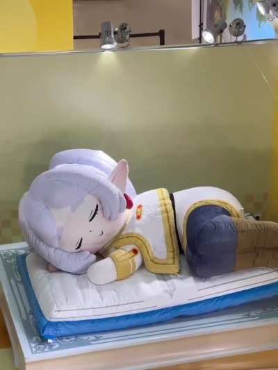 Cute inflatable Frieren 