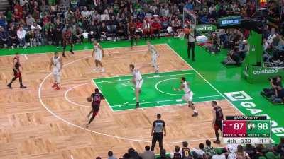 [Highlight] Luke Kornet yet again tests his powers contesting a three pointer from the paint