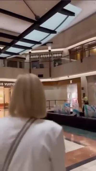 Holiday shopping 🎄🎁