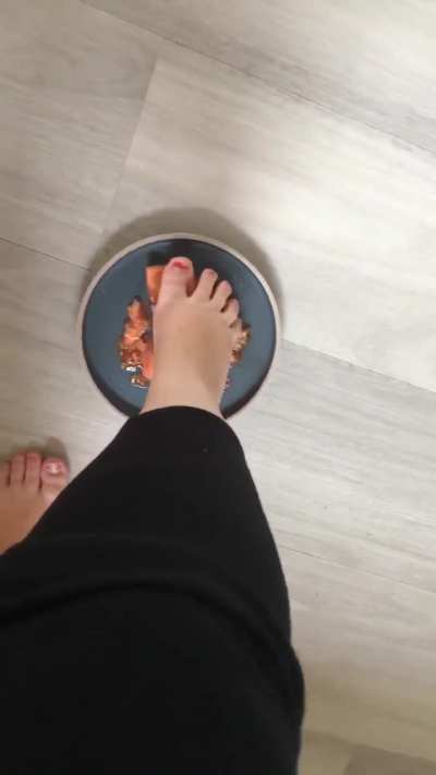 Another old vid also please upvote and comment ill love you forever 😘😉