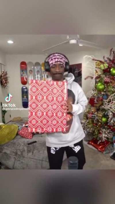 he watchin too much JCS😭