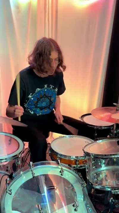 “Lights” by Ellie Goulding x Bassnectar (DnB Cover)