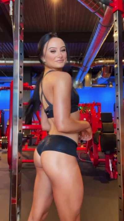 Fitness competitor and model Brynn Noel