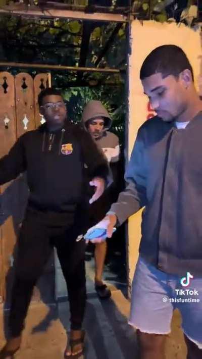 Vou botar no mudo...