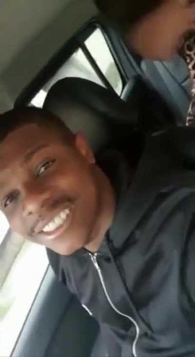 Two woman fighting inside an uber