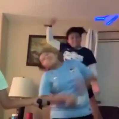 WCGW fighting in a video game