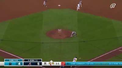 [Highlight] [Highlight] Dylan Floro tries and fails to throw the ball to his catcher, Ozzie Albies scores.