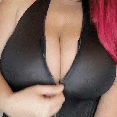 Veronika Juris playing with her zipper