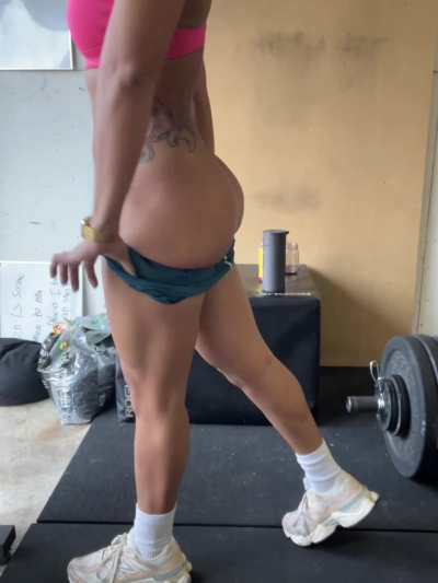 I love to shake it for you 