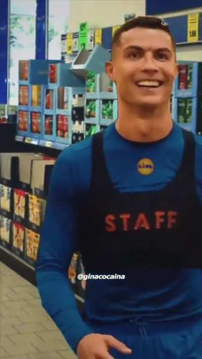 Cristiano Ronaldo reaction after having won award employee of the month