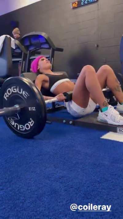 damn she look like a pro