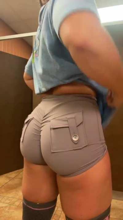 Post leg day pump Ft a lil jiggle