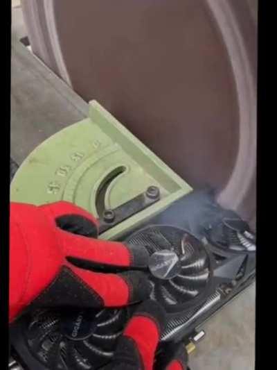 GPU doesn't fit in your mini itx case? Follow these quick and easy steps to get it nice and compacted