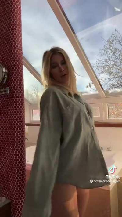 Nice moves(missmercedesblanche)