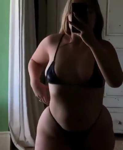 Happy New Year - here's a PAWG..