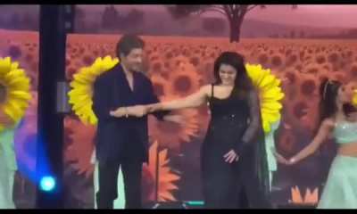 King Shah Rukh Khan and magical Kajol celebrating 30 years of DDLJ at Filmfare Awards 2025