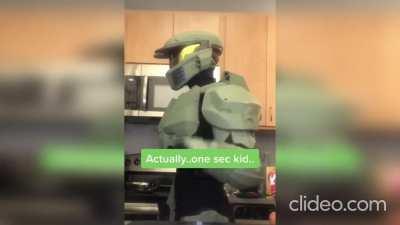 Wholesome Spartan Dad, I feel like some of us needs this. (Credits: TikTok @ofivetwo; dubbed by Gianni Matragrano YouTube)