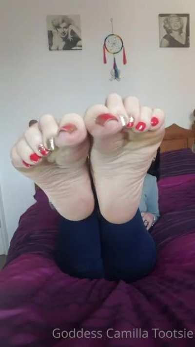 Big British Feet... 100