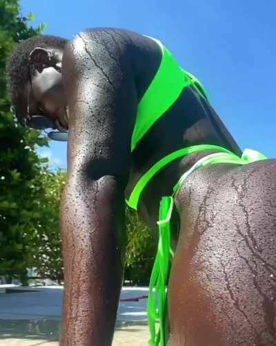 Lovely wet ass ♥️@Westafricandol