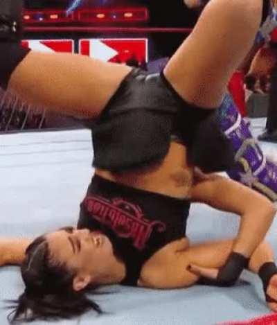 Sonya's juicy cameltoe