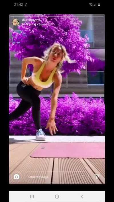 Keeping that sexy ass in shape 😍😍😍