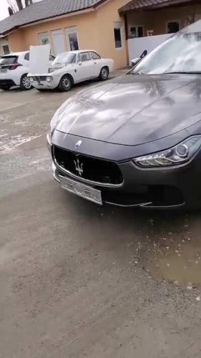 Cum ar trece LV in lumea cealalta ....