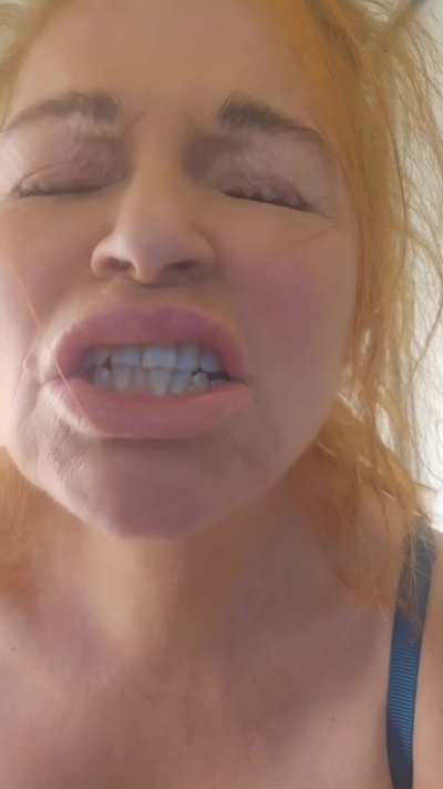 I love squirting in public bathrooms