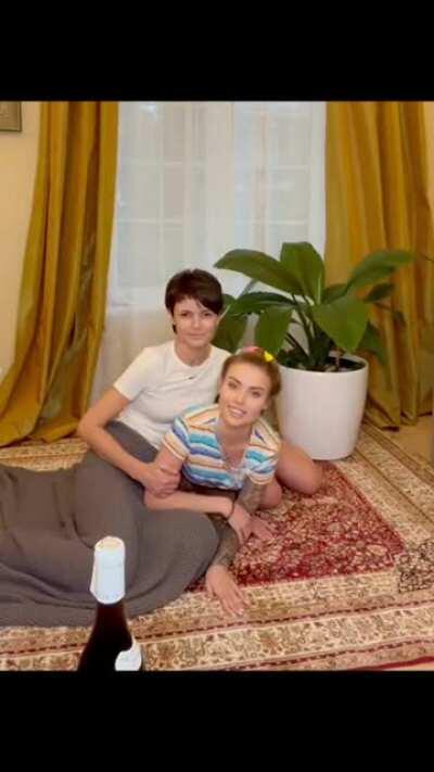 Wonder How Many Times They've Dusted That House Plant Over The Years.